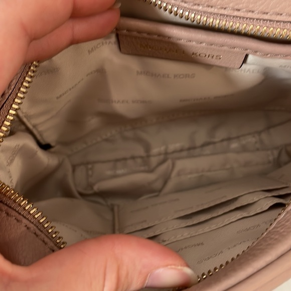 Michael Kors pink nude crossbody handbag - Picture 2 of 8